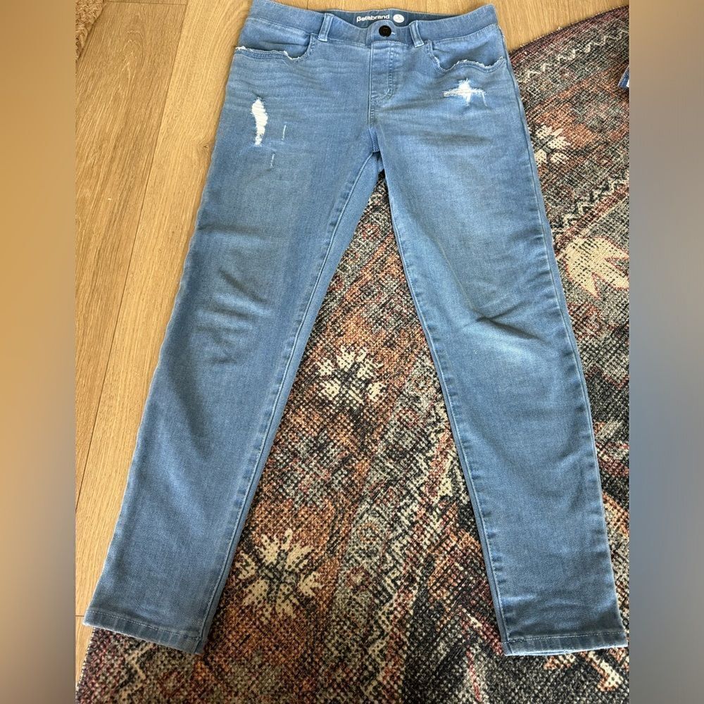 Betabrand pull on jeans with light distressing